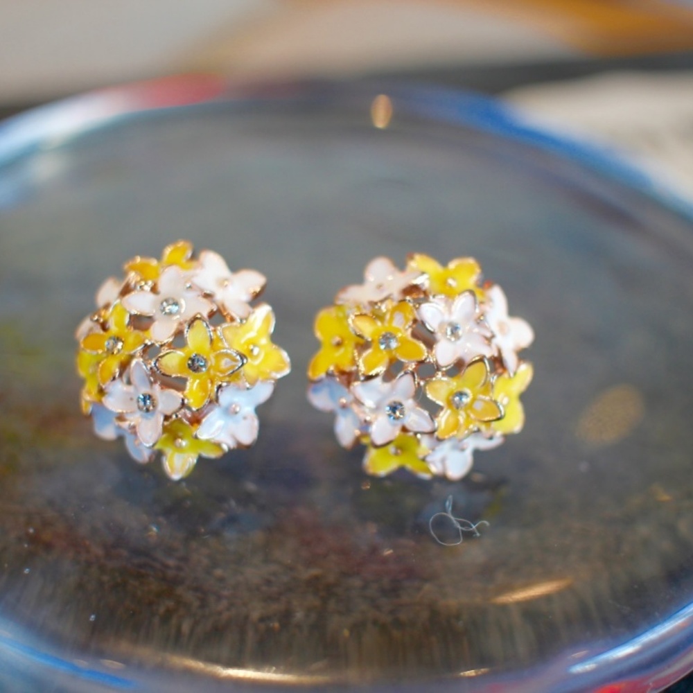 New 925 Four Leaf Flower Fashion Diamond Earrings - Picture 5 of 8